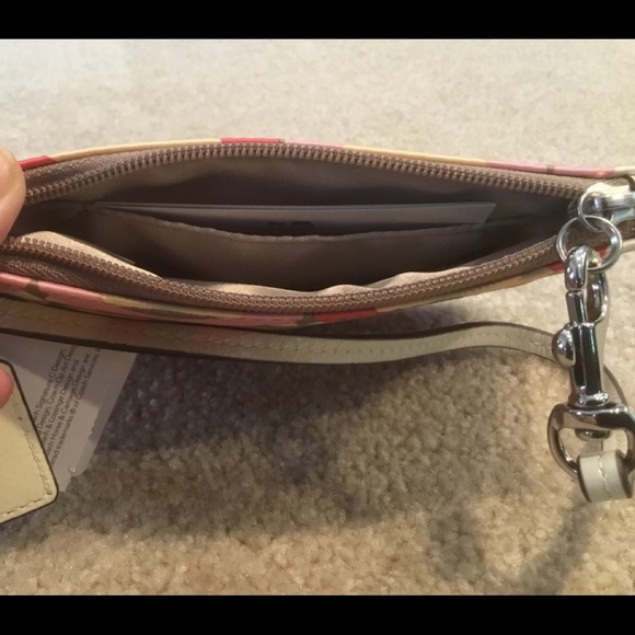 Coach Kristin Wristlet - Picture 4 of 5
